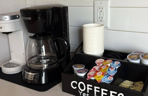 Hidden Valley House | 3-bedroom house in wonderful Charlotte with AC, WiFi, free coffee, free parking