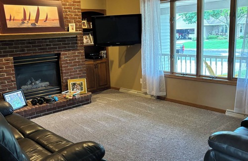 Menasha House | 3-bedroom house located just 25 minutes south of Lambeau Field for NFL Draft