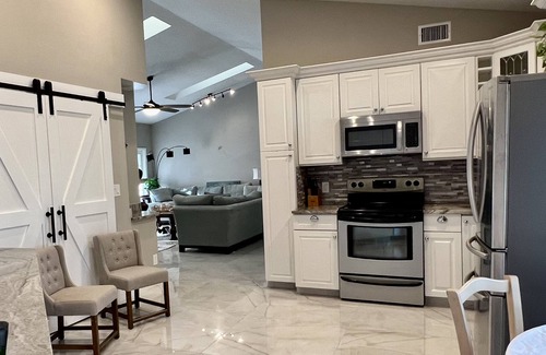 Wellington House | 3 Bedroom house minutes from WEF and Polo grounds