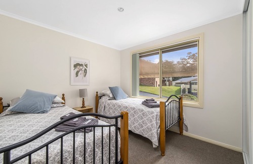 Lakewood House | 3 BEDROOM HOUSE NEAR LAKE