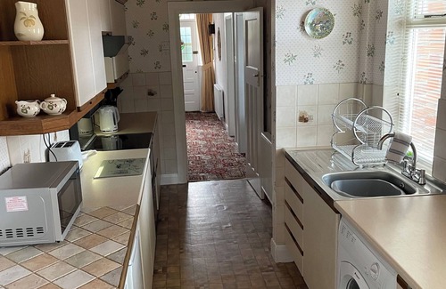 Castlereagh House | 3 Bedroom house quiet residential location, 2 miles from city Centre /SSE Arena