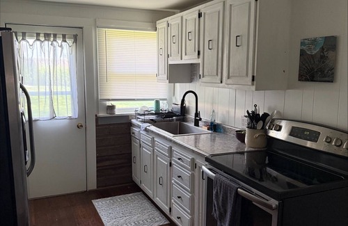Ord House | 3-bedroom house + quite neighborhood + walking distance of main street + Brewery