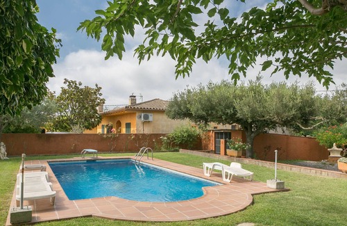 Mont-Ras Villa | 3 bedroom house w/ pool, garden and bbq in Montras, Palafrugell (H65)