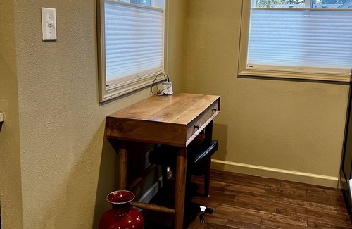 Kenmore House | 3 bedroom house with free parking and pets allowed