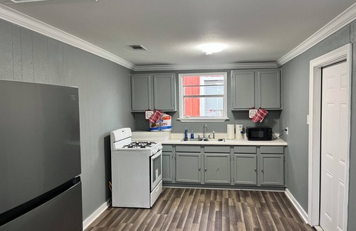 Sunshine House | 3-bedroom house with AC, WiFi in Plaquemine/CONTRACTOR FRIENDLY