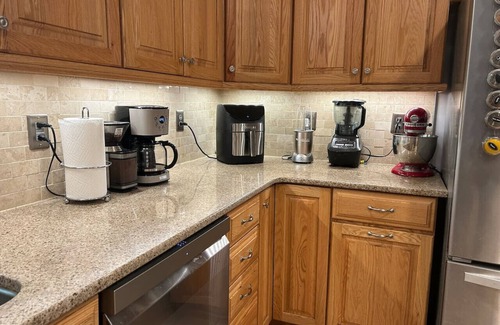 Oak Ridge House | 3 Bedroom in Oak Ridge. Close to High Point, Greensboro, or Winston-Salem