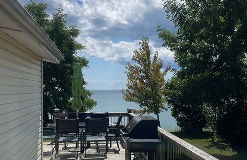 Dunnville Cottage | 3 bedroom Lake Erie Cottage. Close to Rock Point Provincial Park. Pet Friendly