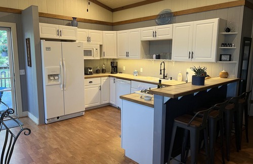 Montello House | 3 bedroom lake house & pool, only 35 min. to Wisconsin Dell and Cascade Mountain