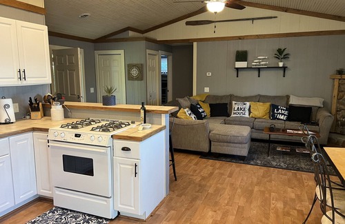Montello House | 3 bedroom lake house & pool, only 35 min. to Wisconsin Dell and Cascade Mountain
