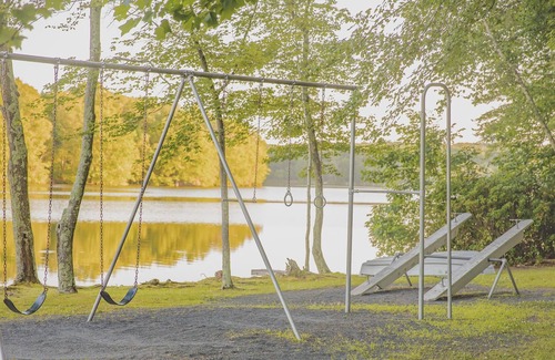 Reeders Cabin | 3 Bedroom Lake View Cabin, spectacular views of Mountain Springs Lake
