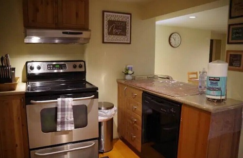 North Vancouver House | 3-Bedroom Large Cozy Private Basement in heart of North Vancouver