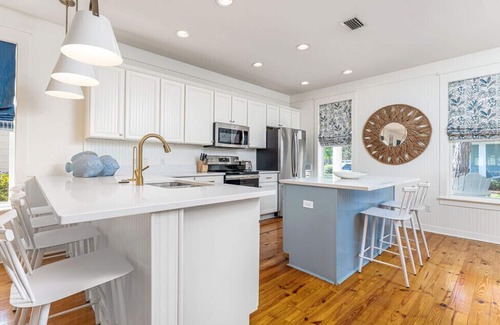 Laurel Grove House | 3 Bedroom Laurel Grove Home with 6 seater golf cart. New upgrades as of Oct 2024