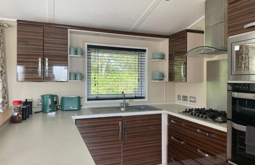 Porthcawl House | 3 Bedroom Lodge - Willows 24, Trecco Bay