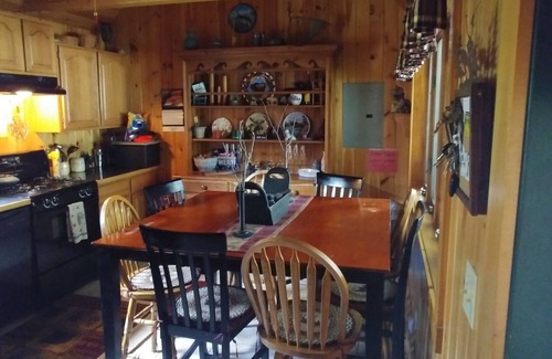 Greenville House | 3 Bedroom & Loft - Great Home For Multi-Season Sports - Sleeps 6-8, π friendly
