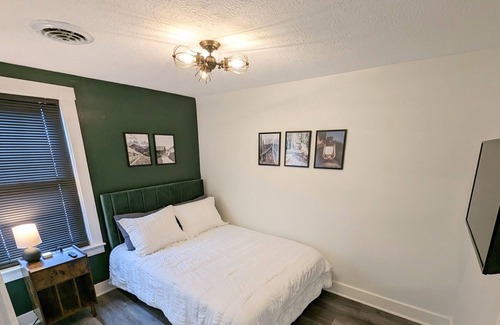 Delaware Apartment | 3 Bedroom Loft Right Downtown!