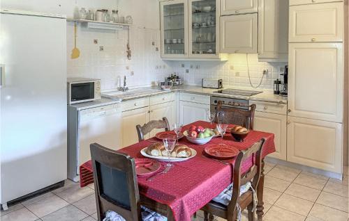 Karlovassi House | 3 Bedroom Lovely Home In Samos
