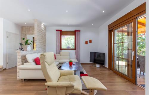 Zurkovo House | 3 Bedroom Lovely Home In Kostrena
