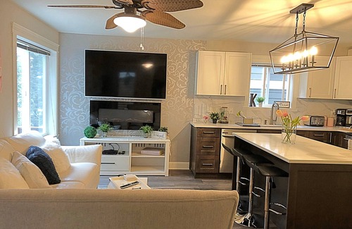 Langford House | 3 Bedroom Lux Bear Mountain Suite Backs onto a greenbelt.