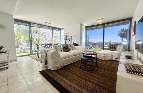 Bantry Bay Apartment | 3 bedroom luxurious apartment in Clifton