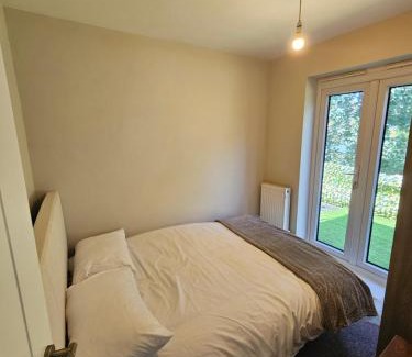Stonnall Bed & Breakfast | 3 bedroom luxury house - Quiet & Central with free parking