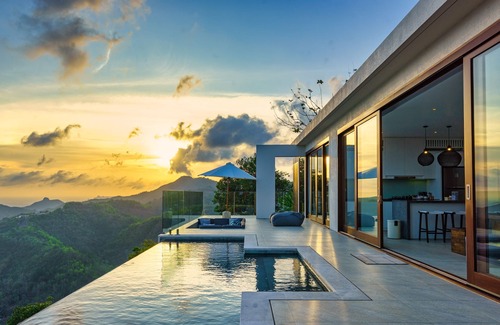 Praya Barat Villa | 3-Bedroom Luxury Pool Residence, Selong Belanak Ocean View, Selong Selo Resort
