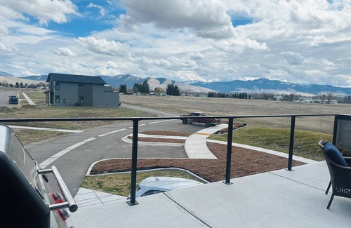 Missoula House | 3-bedroom Missoula Townhome with incredible Mountain Views