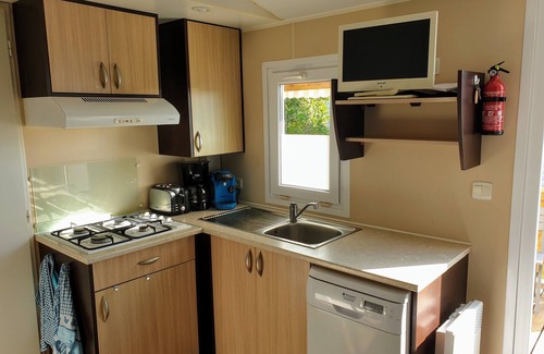 Plouescat House | 3 bedroom mobile home, swimming pool, semi-covered terrace, holiday vouchers