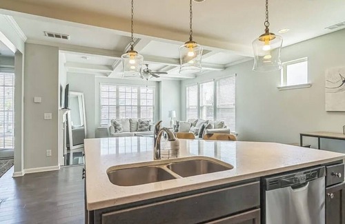Fairburn House | 3-bedroom Modern Townhome just outside Atlanta