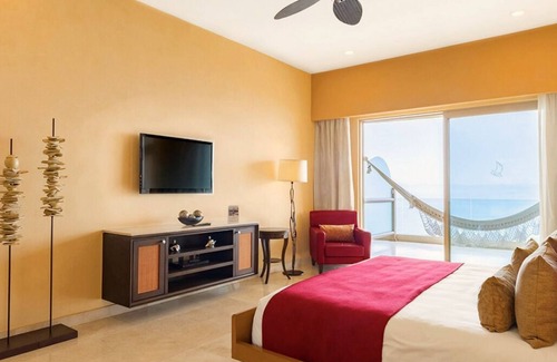 Zona sur Resort | 3 Bedroom Mountain Residence with Panoramic Ocean Views