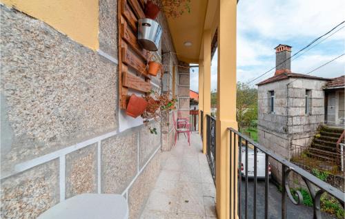 Arnoia Apartment | 3 Bedroom Nice Apartment In A Arnoia
