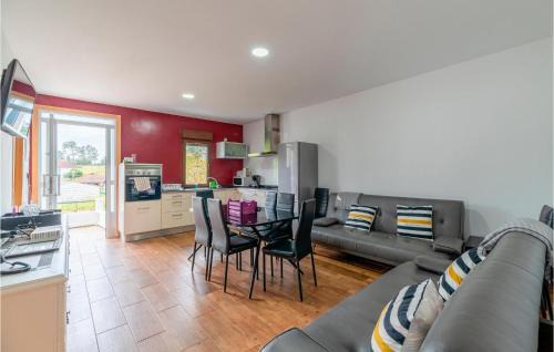 Arnoia Apartment | 3 Bedroom Nice Apartment In A Arnoia
