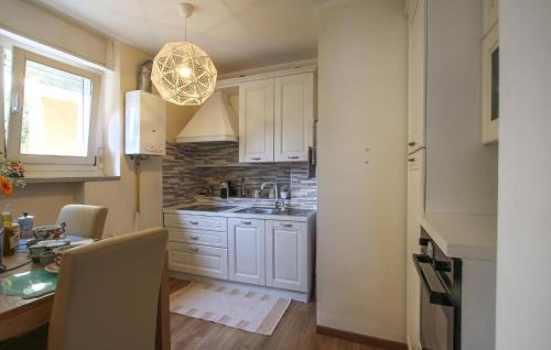 Rovereto Apartment | 3 Bedroom Nice Apartment In Rovereto