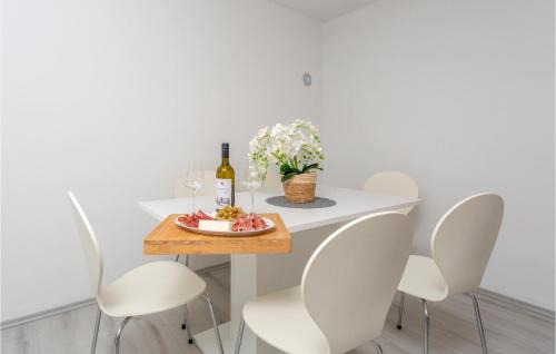 Kras House | 3 Bedroom Nice Home In Kras