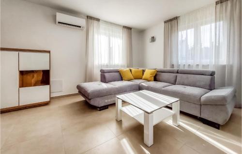 Boljevici House | 3 Bedroom Nice Home In Krsan