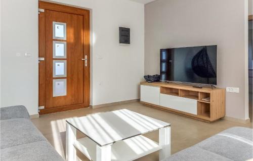 Boljevici House | 3 Bedroom Nice Home In Krsan
