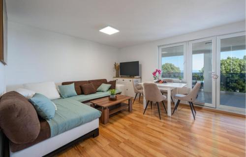 Peruski House | 3 Bedroom Nice Home In Peruski