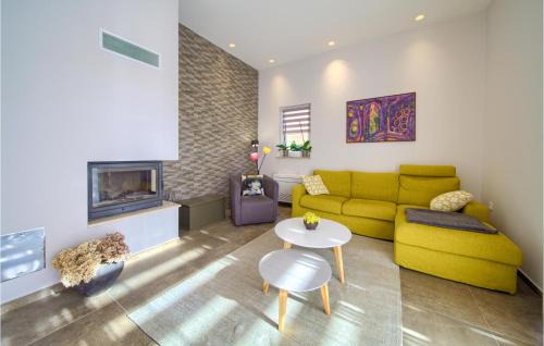 Risika House | 3 Bedroom Nice Home In Risika