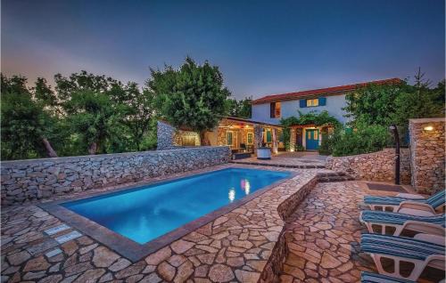 Smrika House | 3 Bedroom Nice Home In Smrika