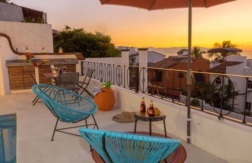 Colonia 5 de Diciembre House | 3 Bedroom Ocean View Condo in downtown +pool +wifi