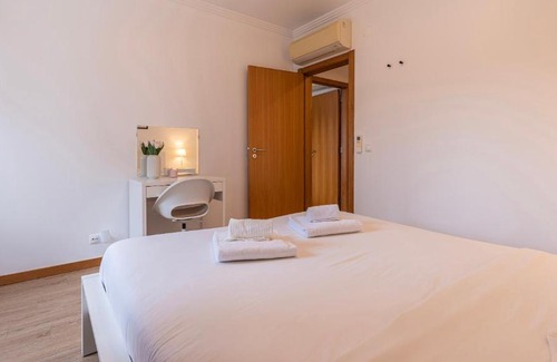 Paco De Arcos Apartment | 3 Bedroom Oeiras Wonder W/Balcony by LovelyStay