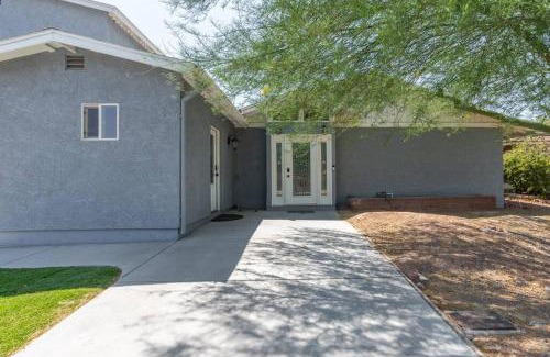 Mesa Apartment | 3 Bedroom, Outdoor Dining, Great Location