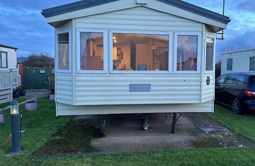 Rhyl Ski Chalet | 3 Bedroom, pet Free, Static Caravan in Prestatyn