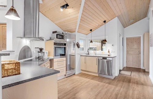 Skaven Strand House | 3 bedroom pet friendly home in Tarm