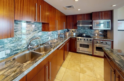 Kaanapali Hotel | 3 Bedroom Piilani Suite at Honua Kai Resort & Spa, Full Kitchen, Outdoor Pool