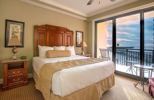 Destin Resort | 3 Bedroom Plus Condo, Pool View, at Emerald Grande, Destin Beach!