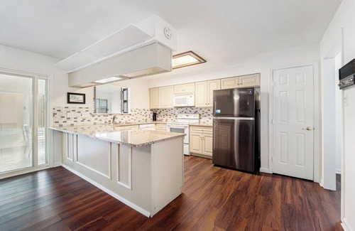 Northeast Houston House | 3-Bedroom Retreat with Sunroom – Near Downtown