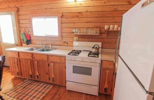 Athelstane Cabin | 3-bedroom Riverfront Cabin close to outdoor adventure