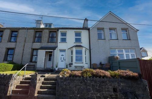 Rhyd-y-clafdy House | 3 bedroom - Sea View - Pet Friendly