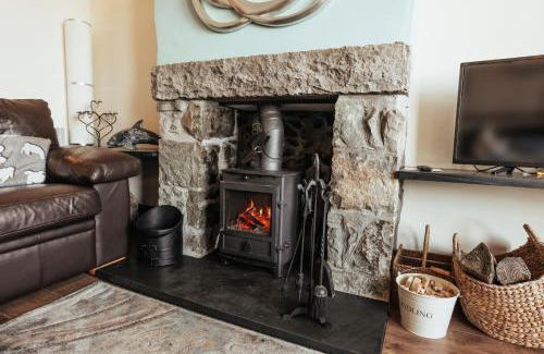 Rhyd-y-clafdy House | 3 bedroom - Sea View - Pet Friendly