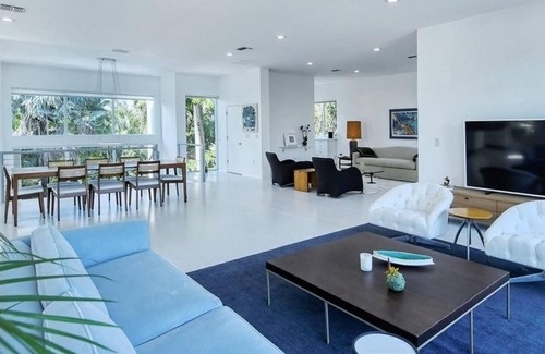 Ringling Estates Apartment | 3 Bedroom Single family 319543 by Houzlet